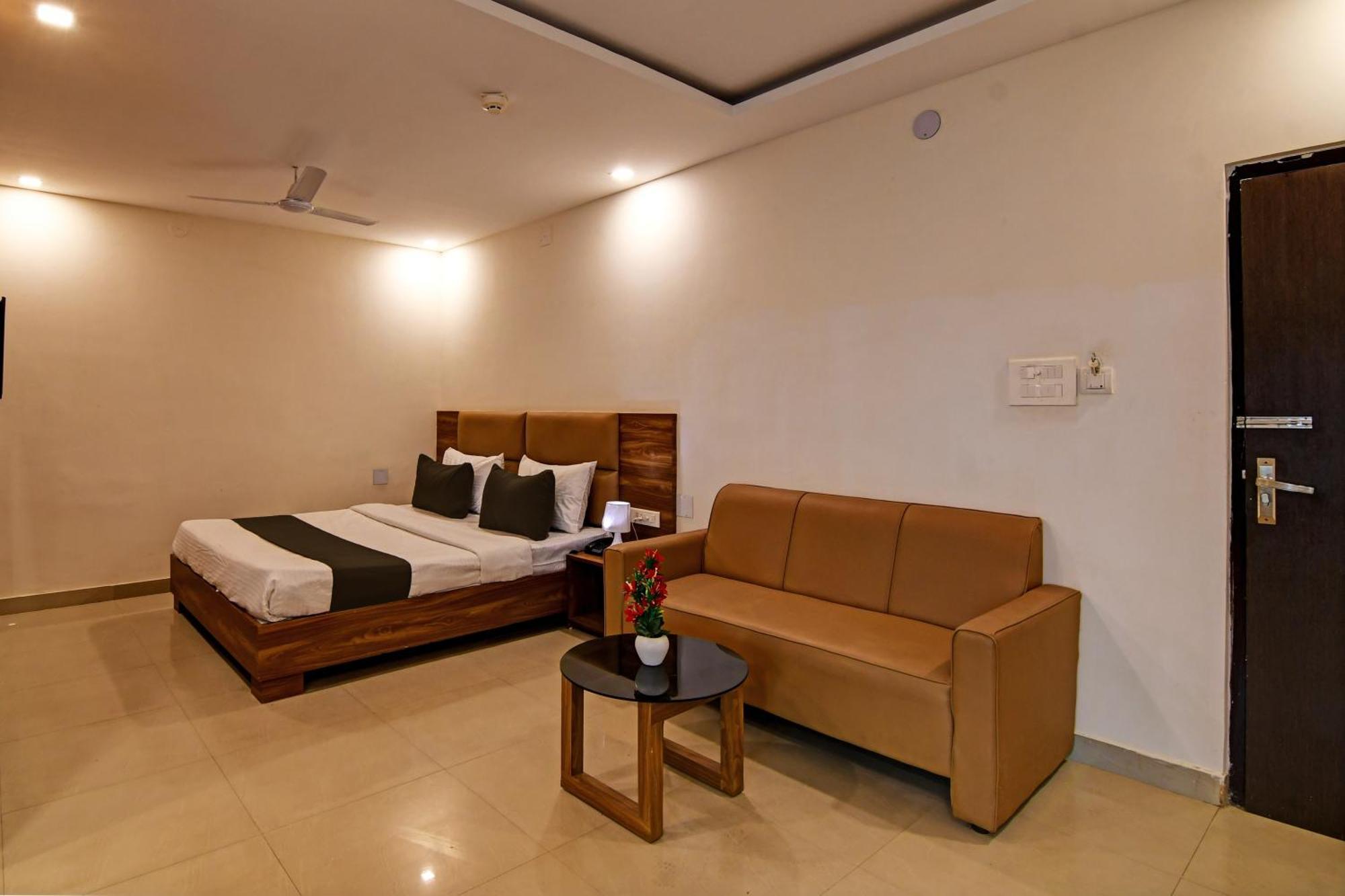 Super Hotel O Nilay Classic 布巴内什瓦尔 外观 照片