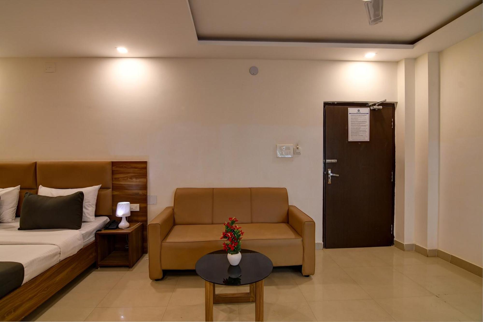 Super Hotel O Nilay Classic 布巴内什瓦尔 外观 照片